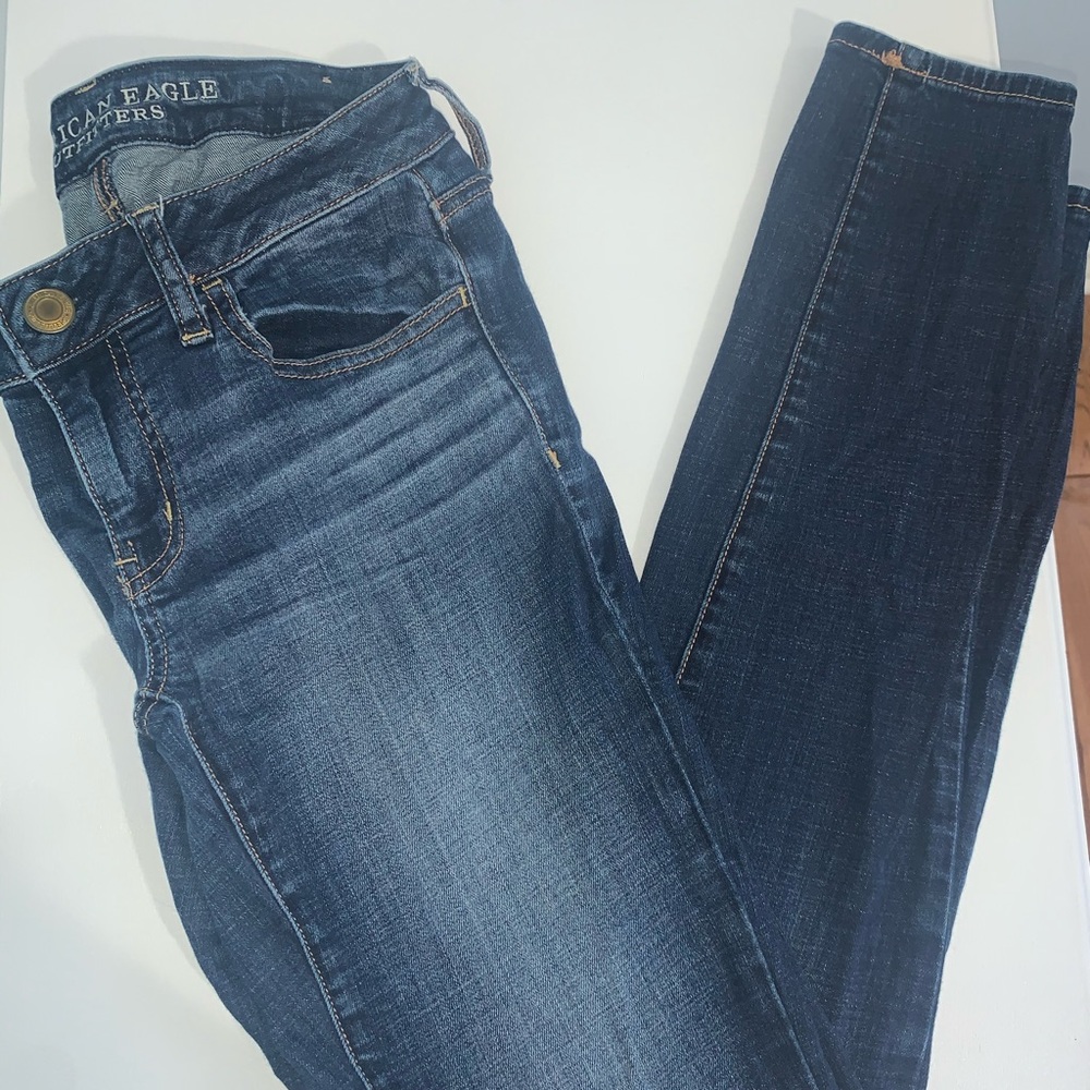 AMERICAN EAGLE JEANS